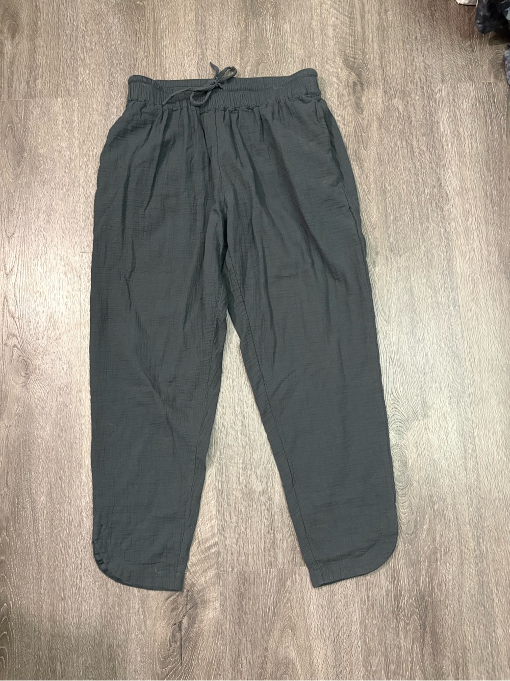 Pact Medium Coastal Double Gauze Cropped Pants Tulip Hem Charcoal Gray Pockets